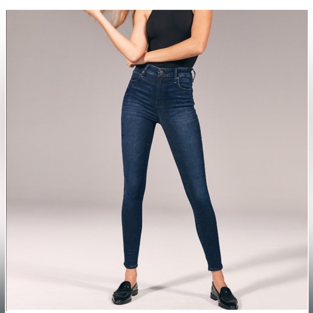 Abercrombie & Fitch High Rise Super Skinny Jeans Dark Wash, Size 28R